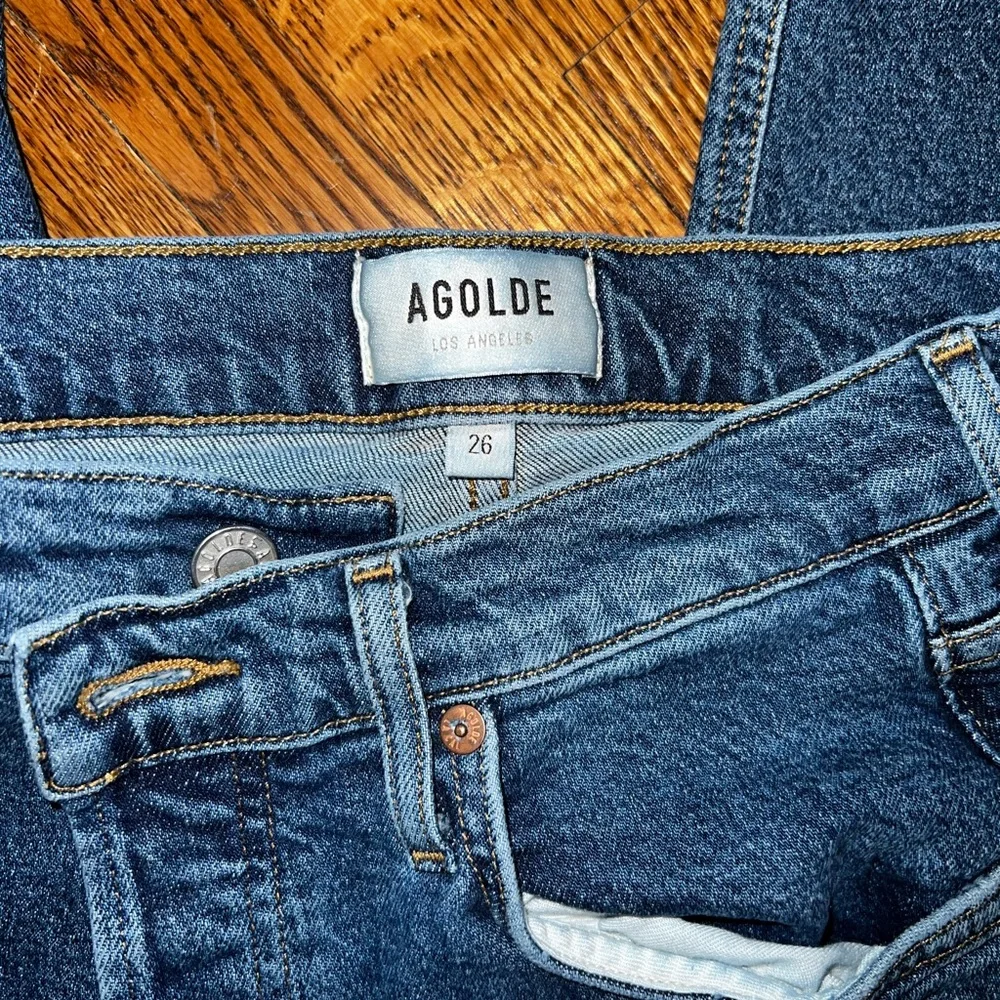 Agolde size 26 Riley crop - Picture 3 of 3